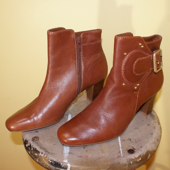 Antonio Melani Brown Leather Ankle Booties - Picture 3 of 8